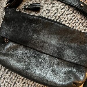 Artisan Crossbody Bag - black/pewter metallic